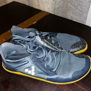Vivo barefoot trainers